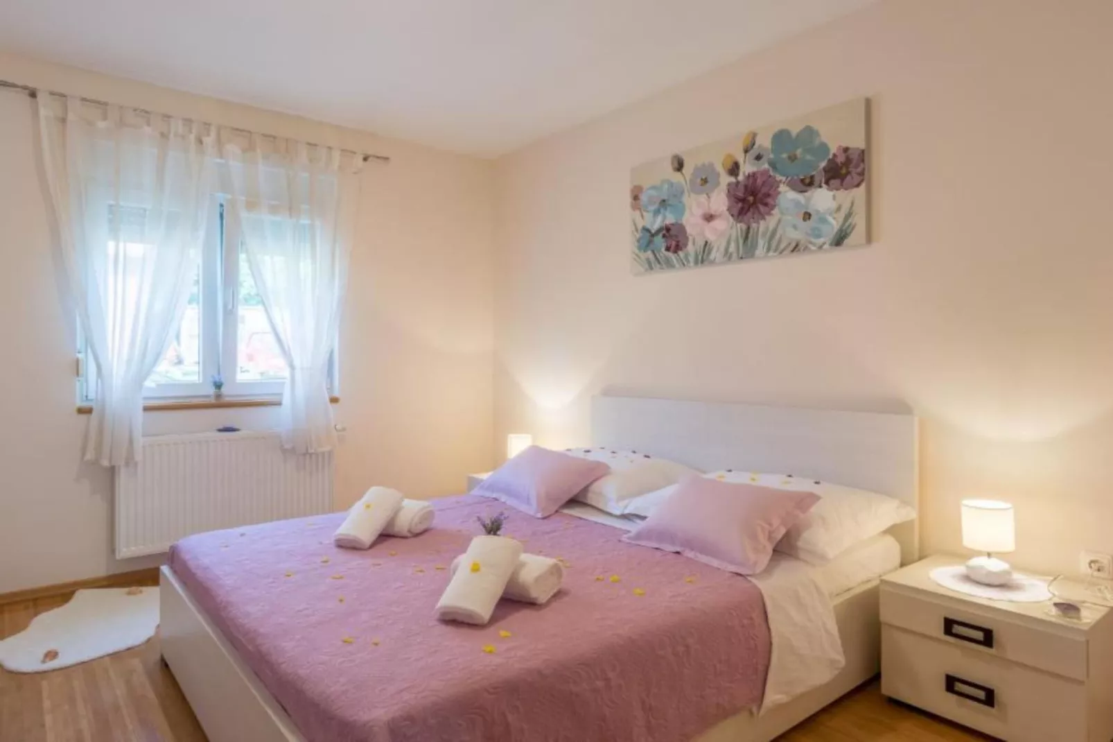 Holiday House BALEN with Swimming Pool - Six Bedroom Holiday House With Pool-Schlafzimmer