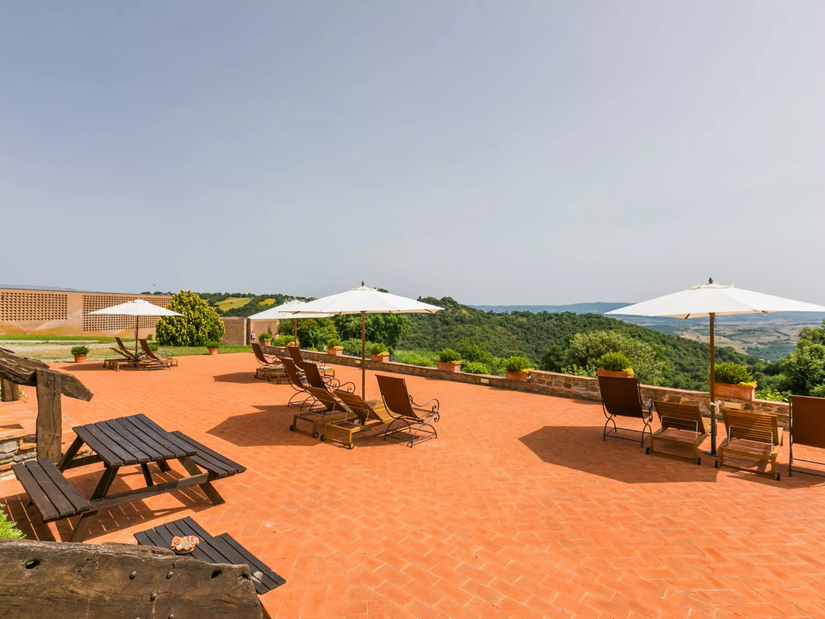 Grotte Rosse-Outside