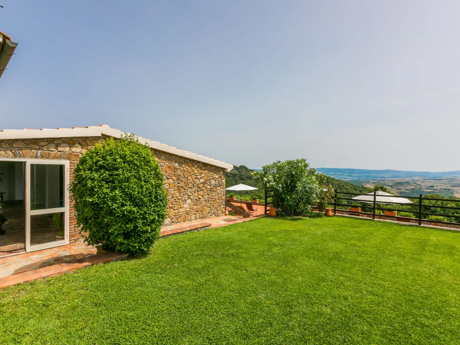 Grotte Rosse-Outside
