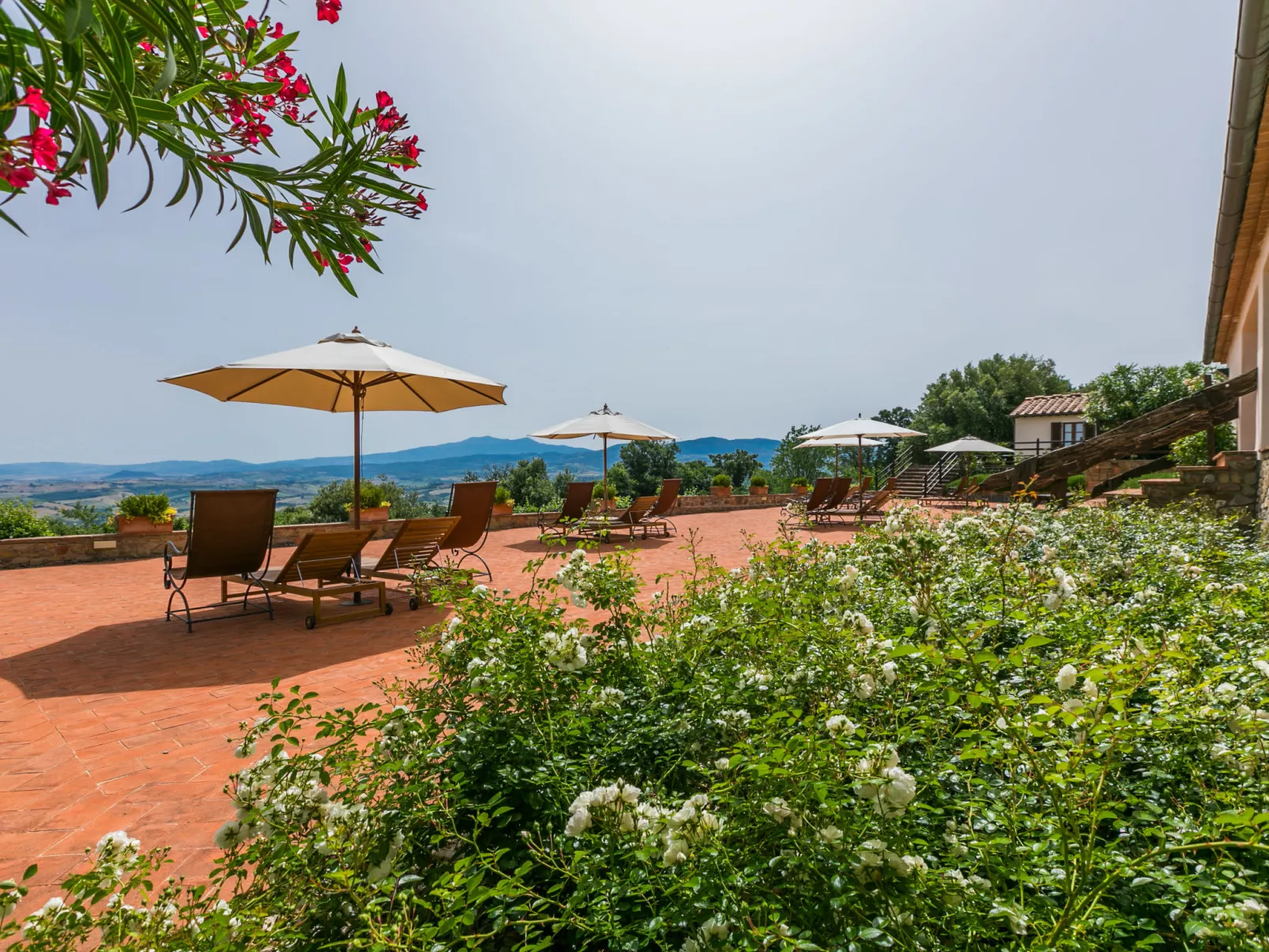 Grotte Rosse-Outside