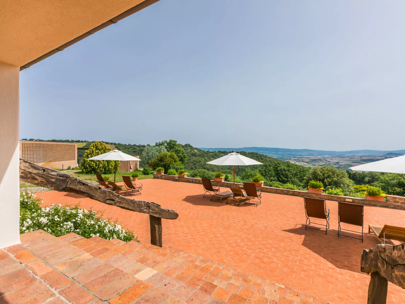Grotte Rosse-Outside