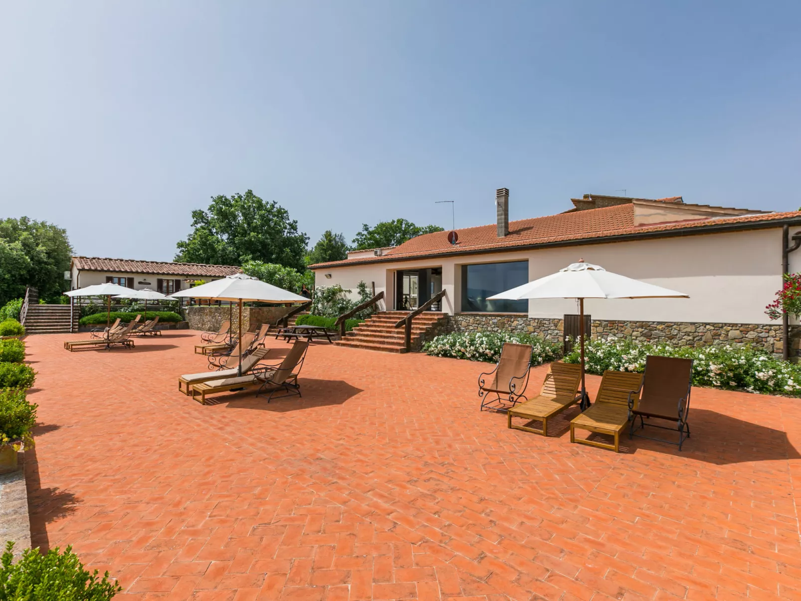 Grotte Rosse-Outside