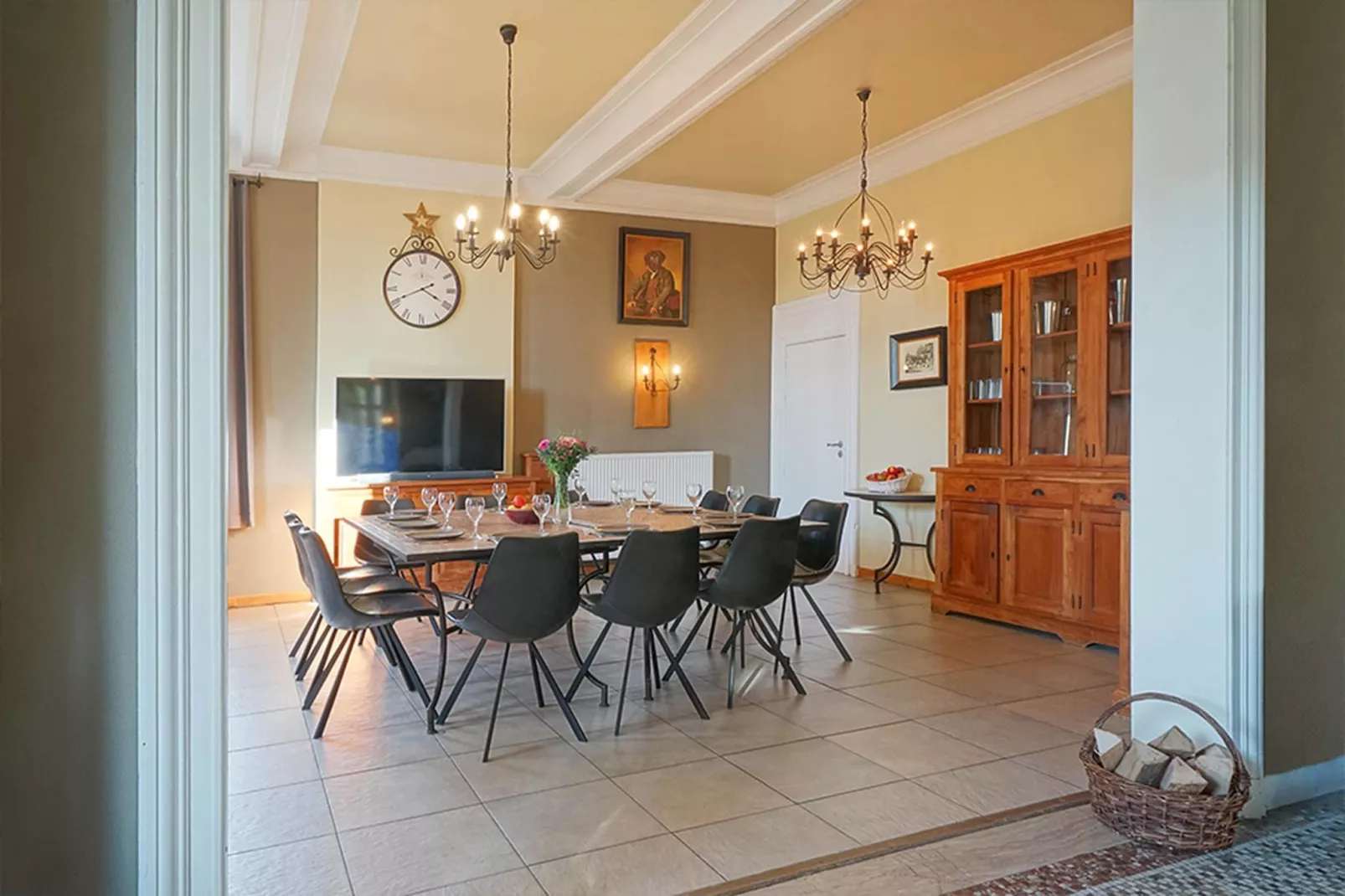 Château de luxe-Dining room