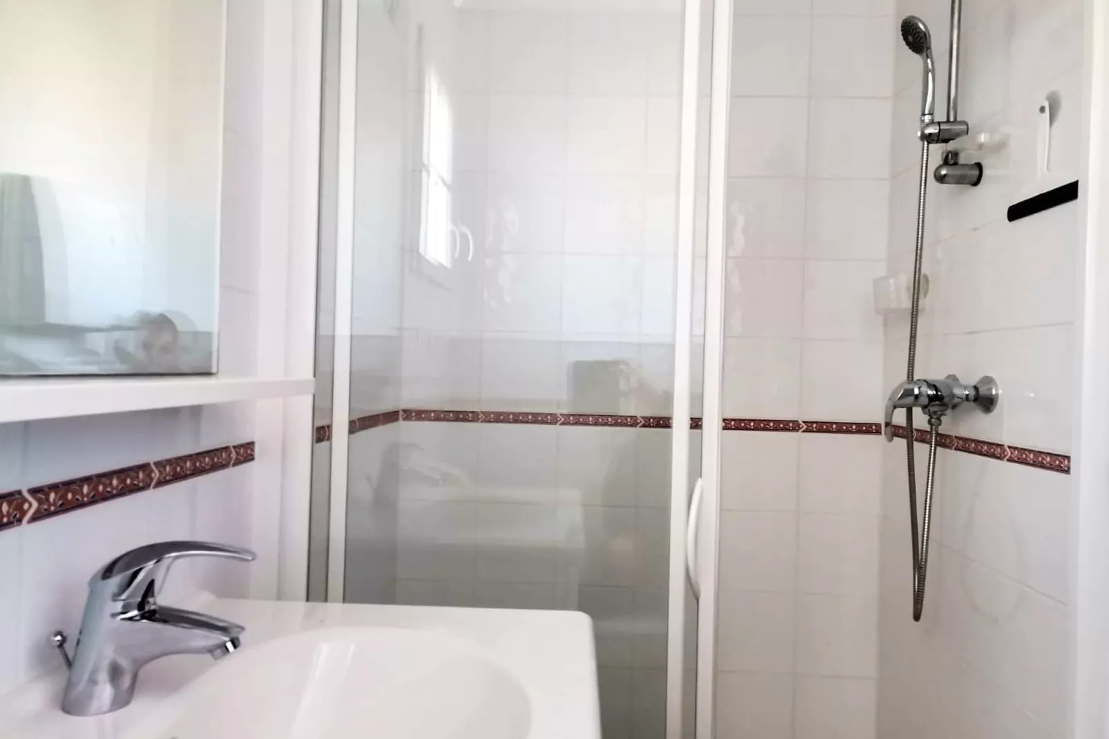 Bourg Est 3-Salle de bain