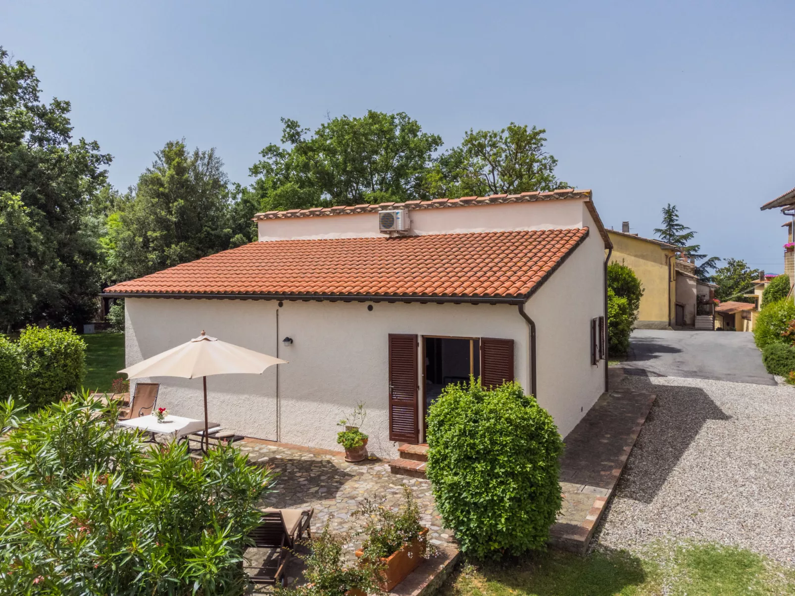Mandorlo-Dehors