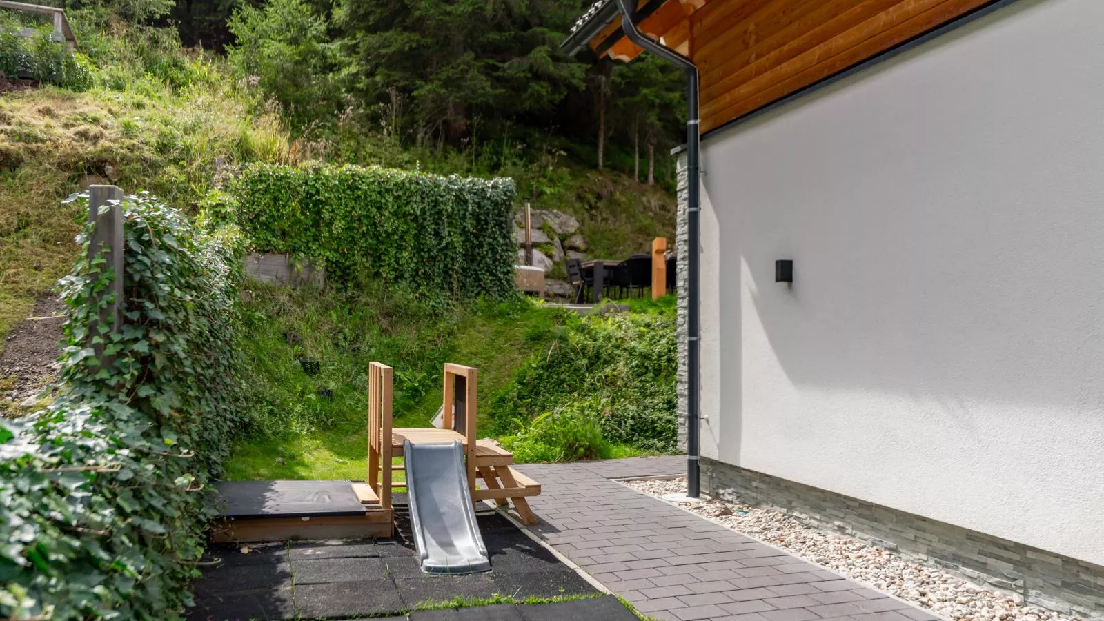 Haus Ganbei-Jardins en été