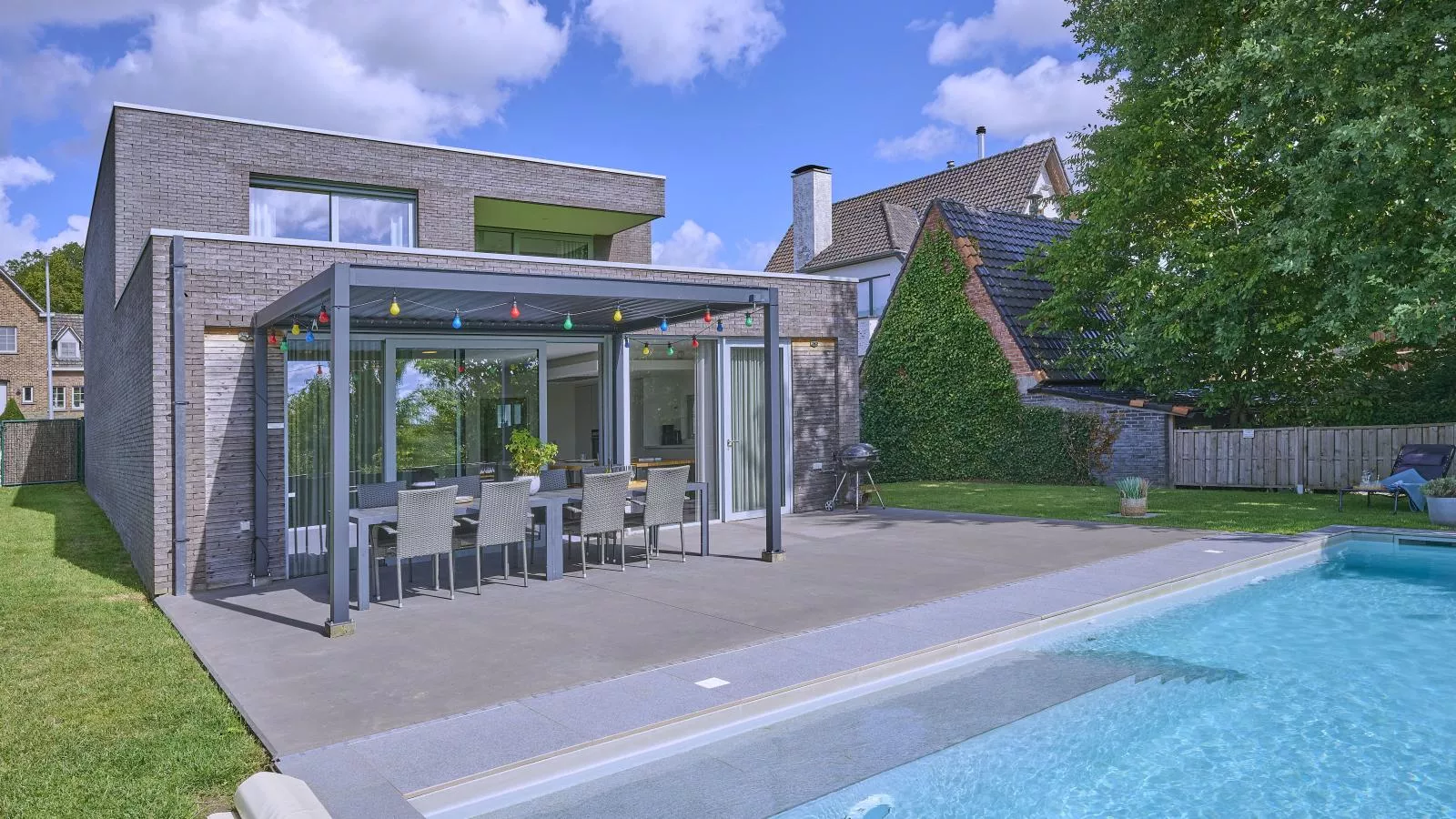 Maison Oscar-Außenbereich Sommer