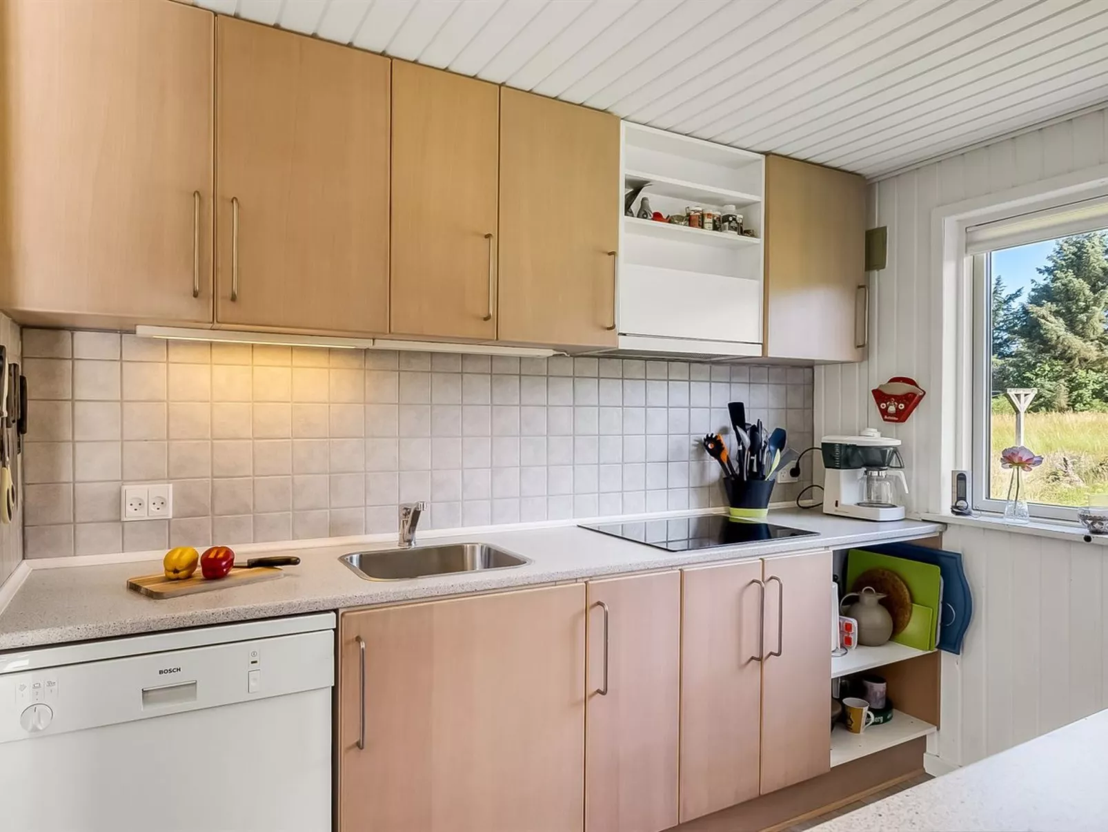 "Tholf" - 100m to the fjord-Inside