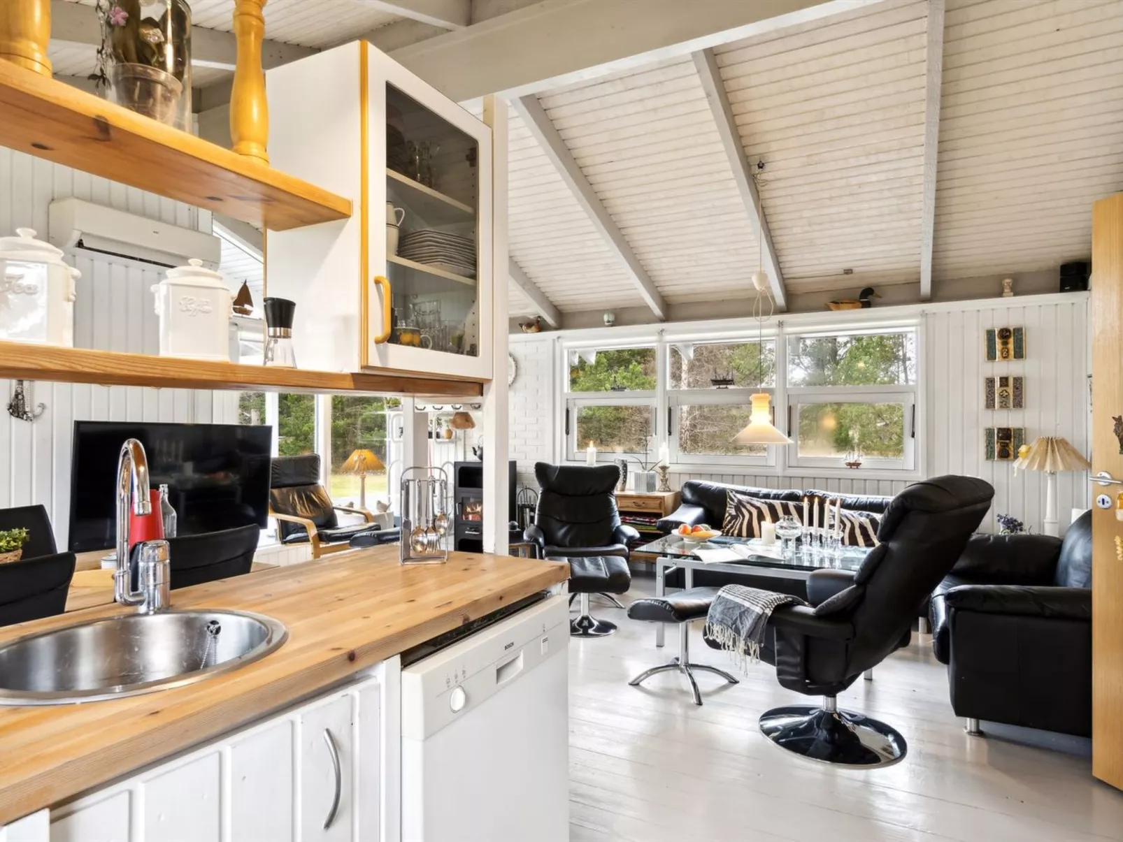 "Alvine" - 475m from the sea-Inside