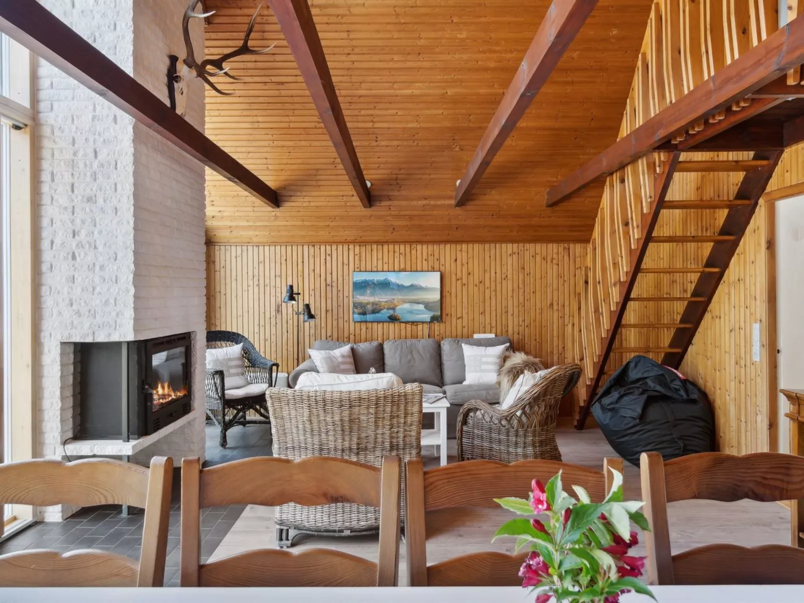 "Anssi" - 300m from the sea-Drinnen