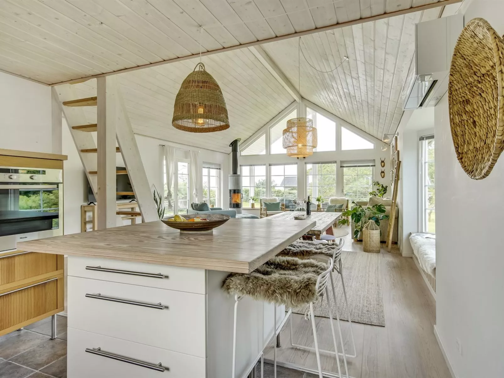 "Bernadete" - 50m to the fjord-Inside