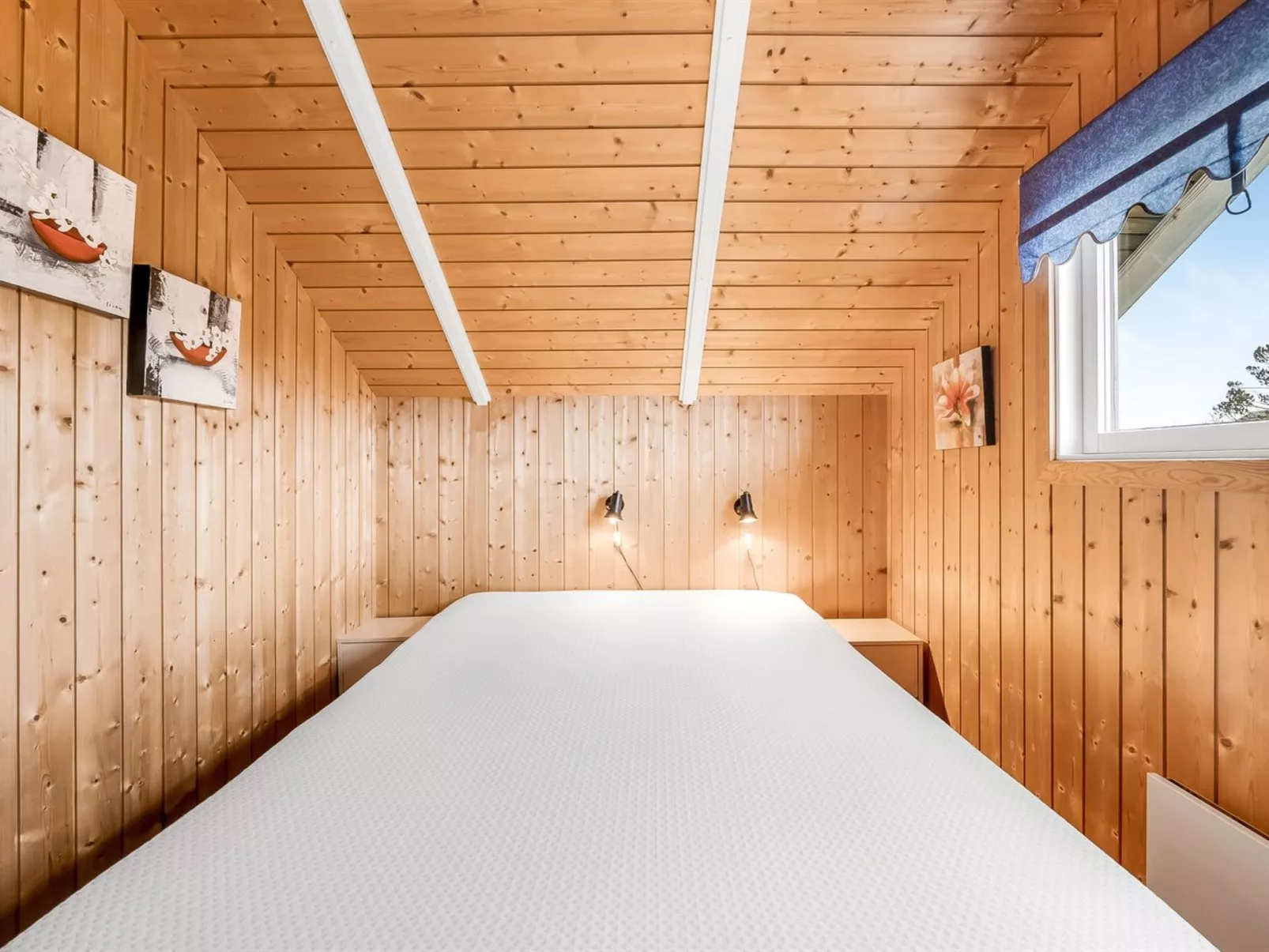 "Lonne" - 750m to the fjord-Inside