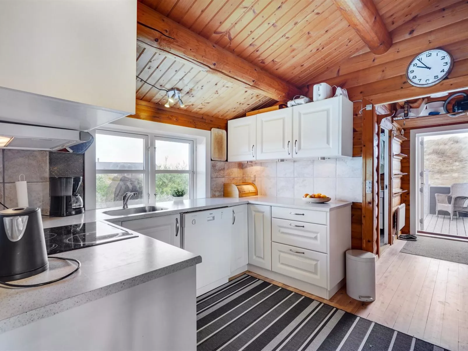 "Anton" - 1.5km from the sea-Inside