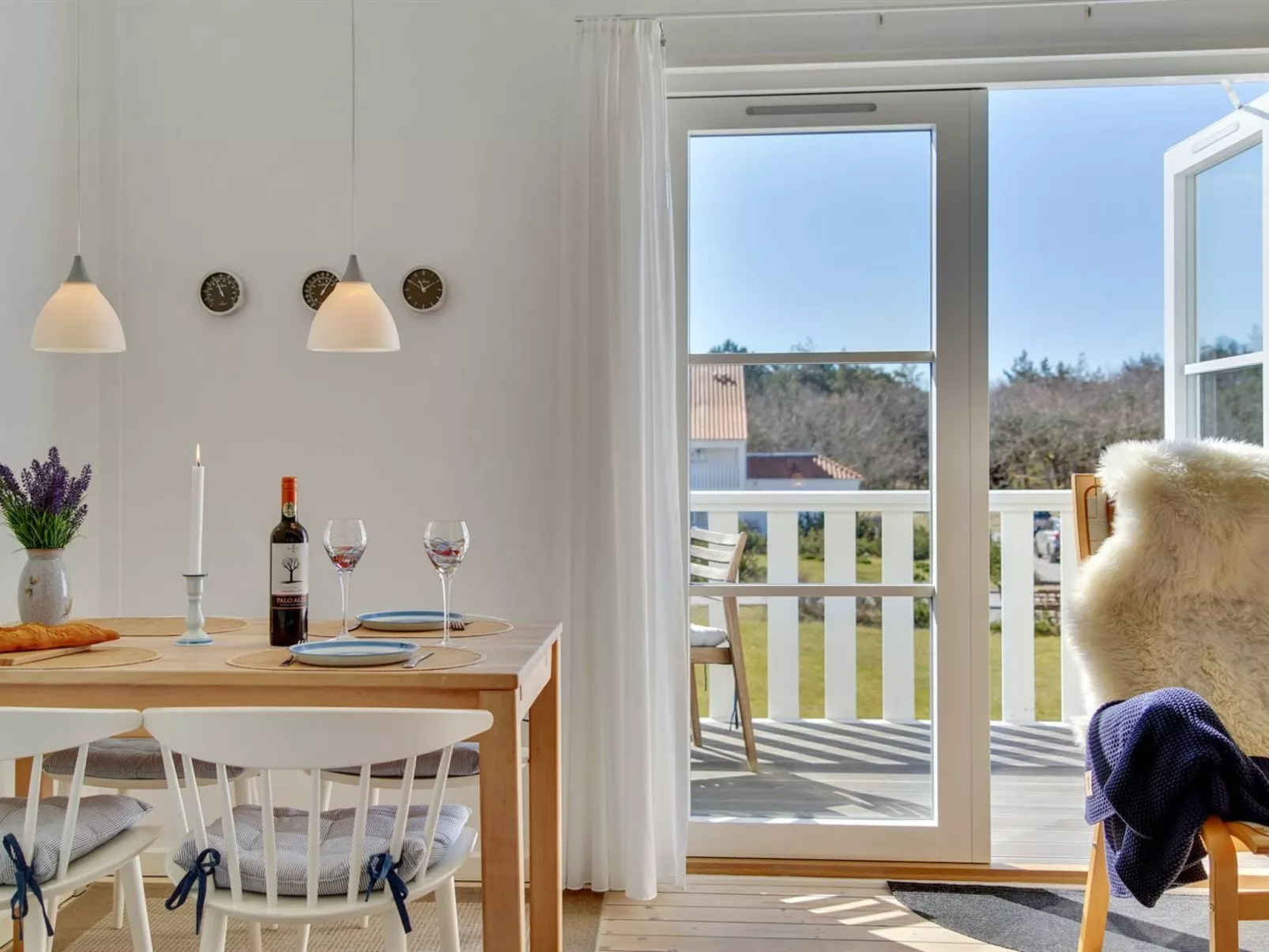 "Aline" - 1km from the sea-Inside