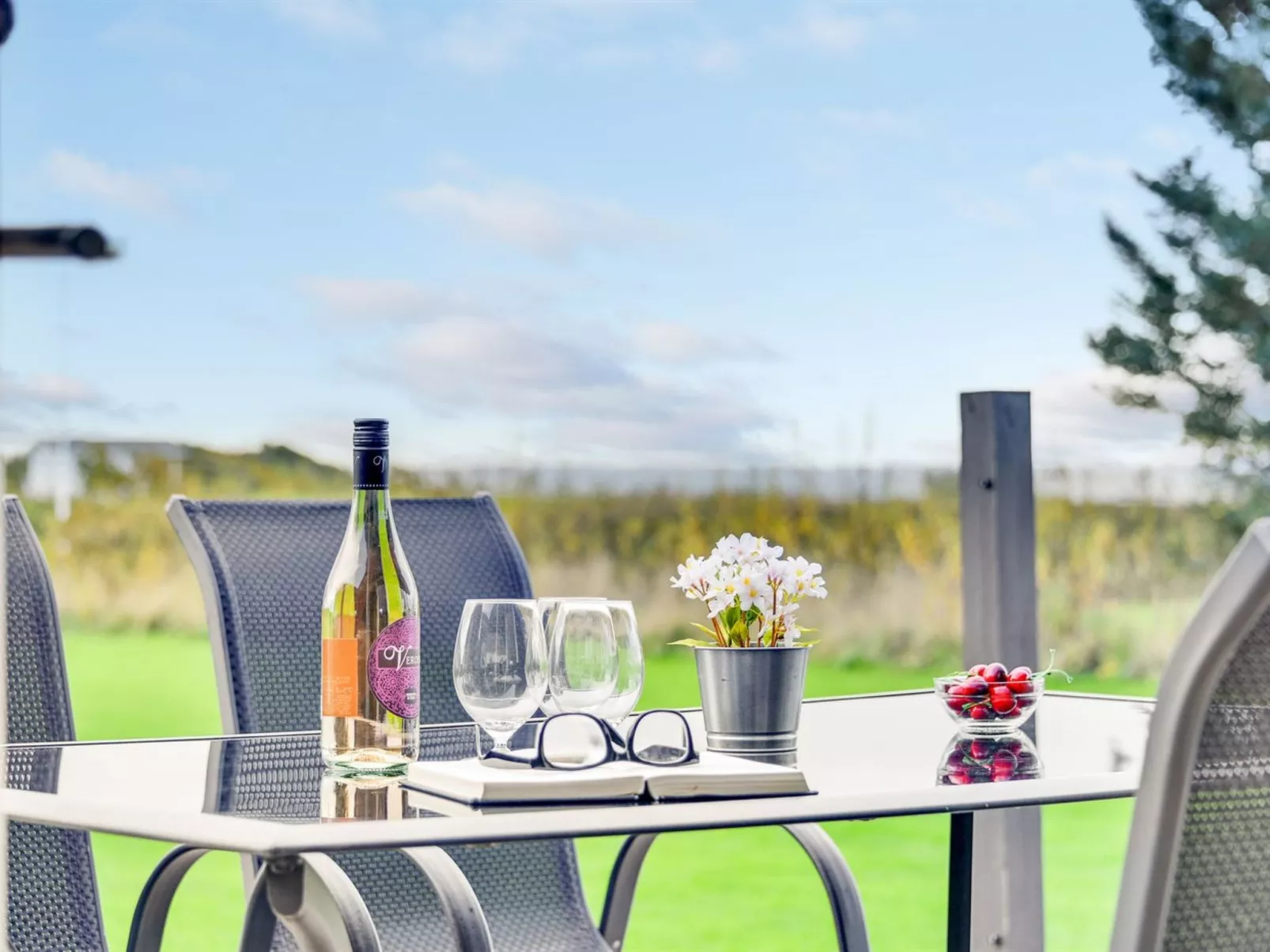 "Ginia" - 150m to the fjord-Draußen