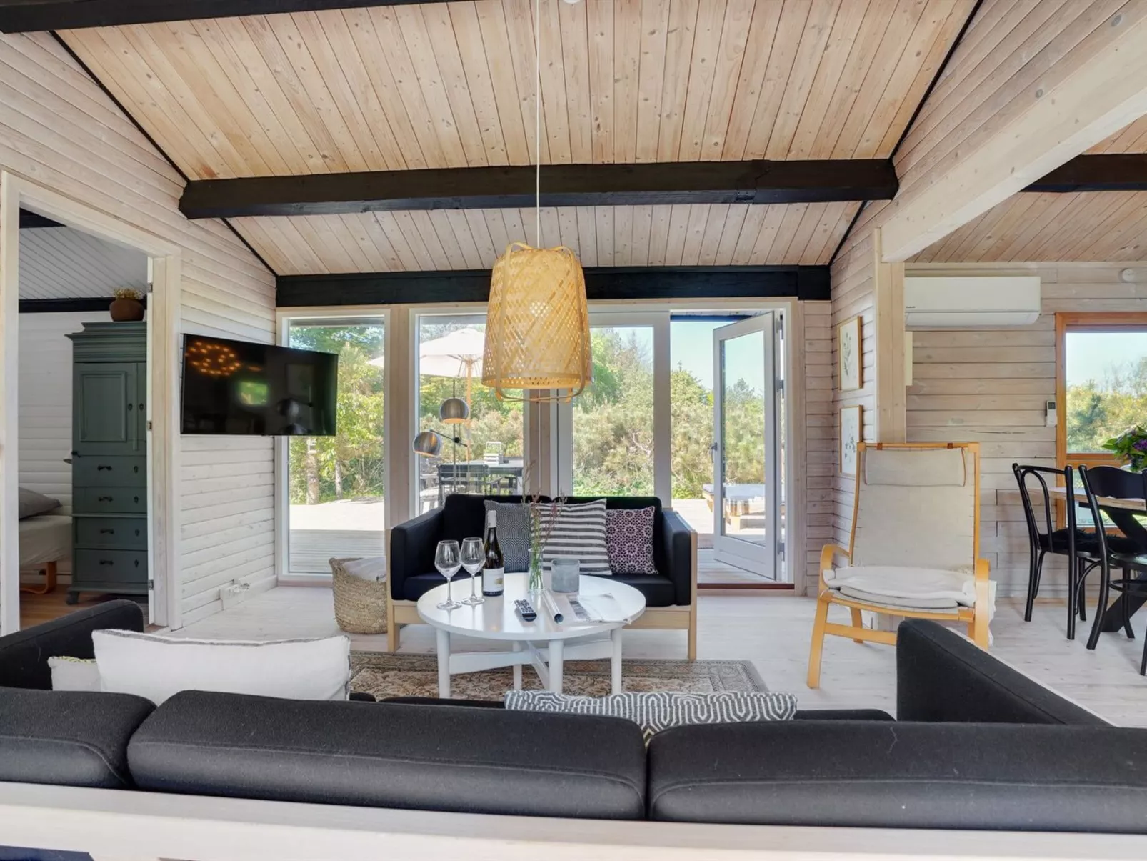 "Skogh" - 600m from the sea-Inside