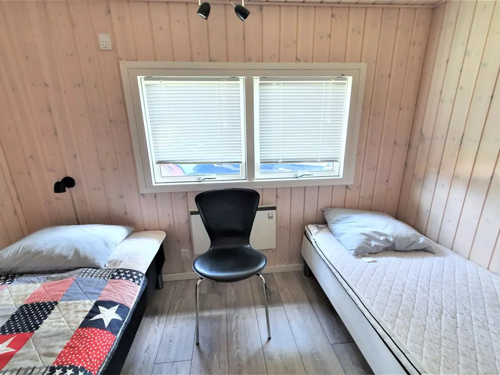 "Loi" - 200m from the sea-Inside