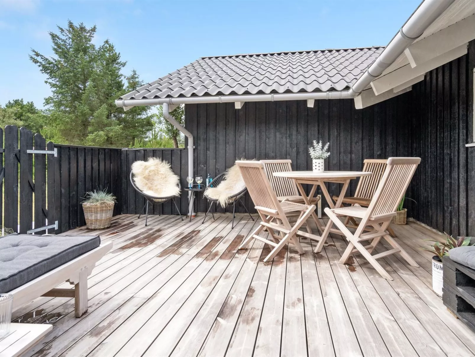 "Elayne" - 3km from the sea-Outside