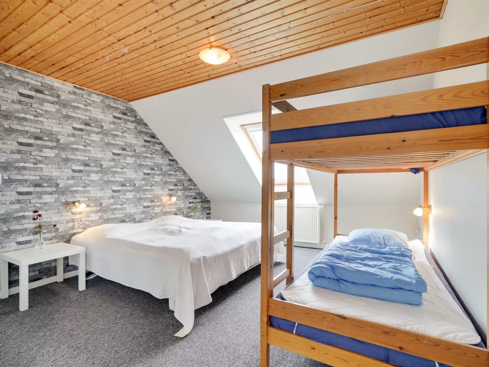 "Rahild" - 2km to the fjord-Inside