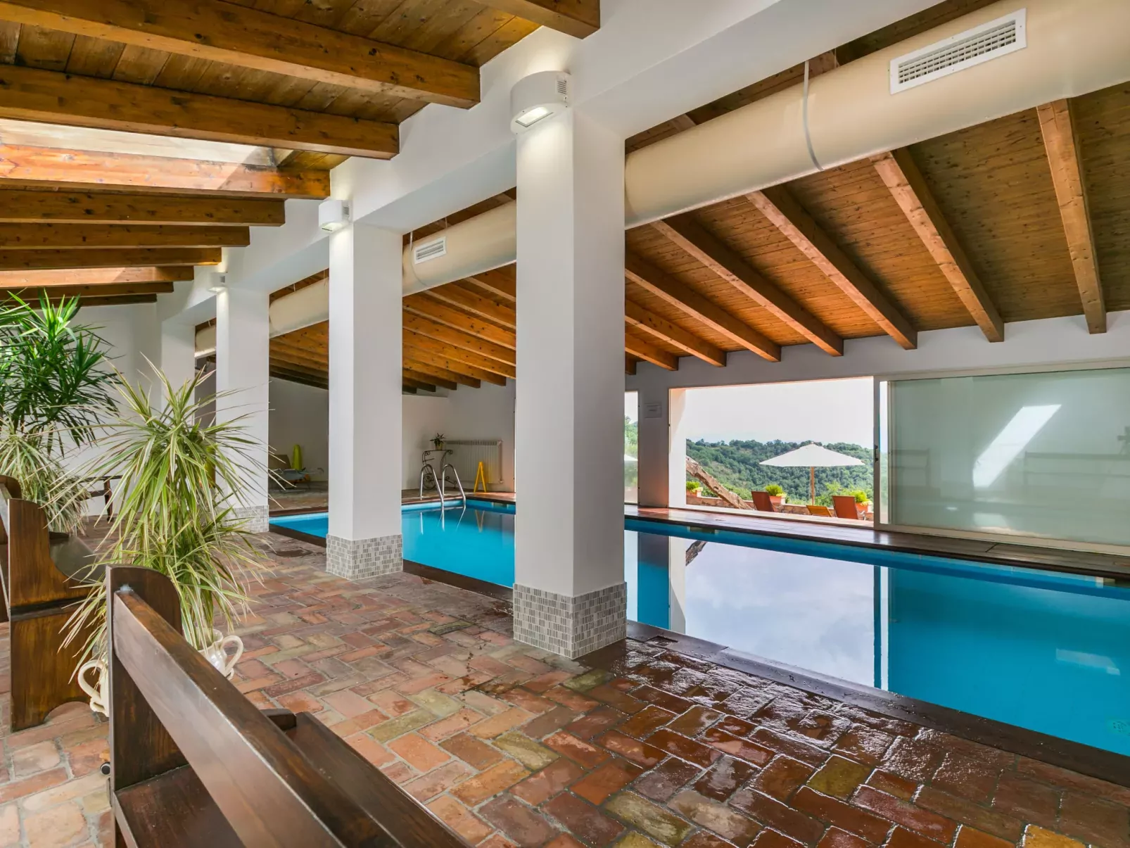 Santa Marta-Inside