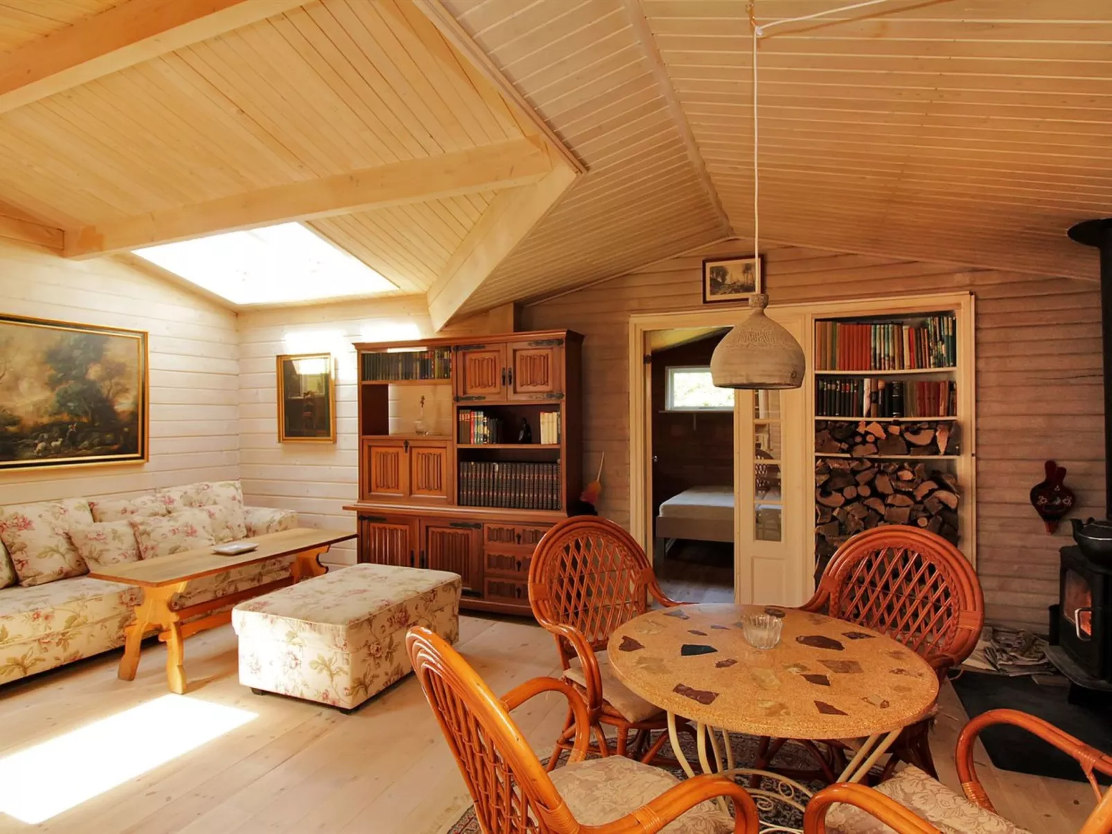 "Enrik" - 123m from the sea-Inside