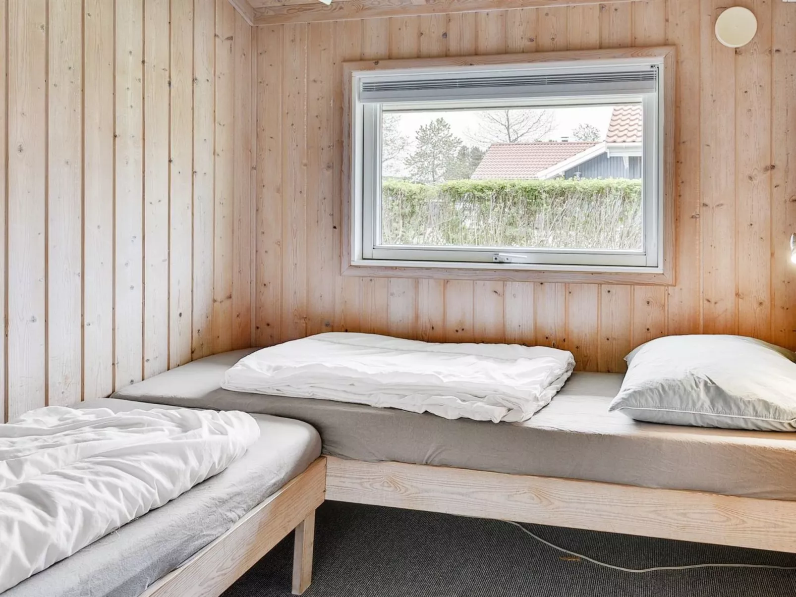 "Tore" - 200m from the sea-Drinnen