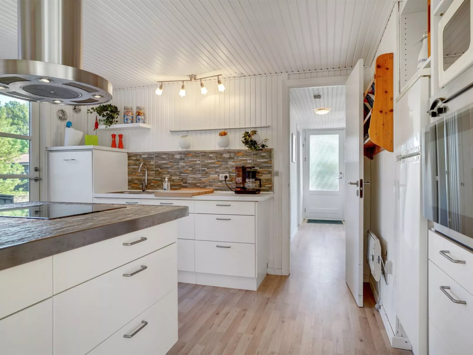 "Dorith" - 100m from the sea-Dedans