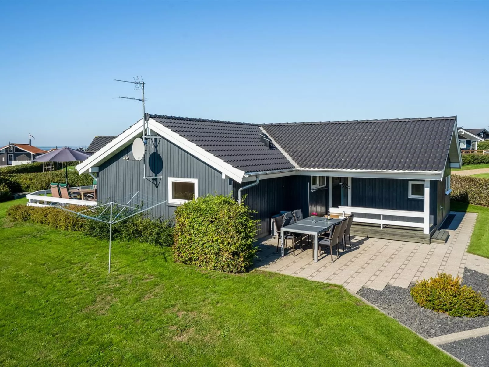 "Brynjolf" - 350m to the fjord-Outside