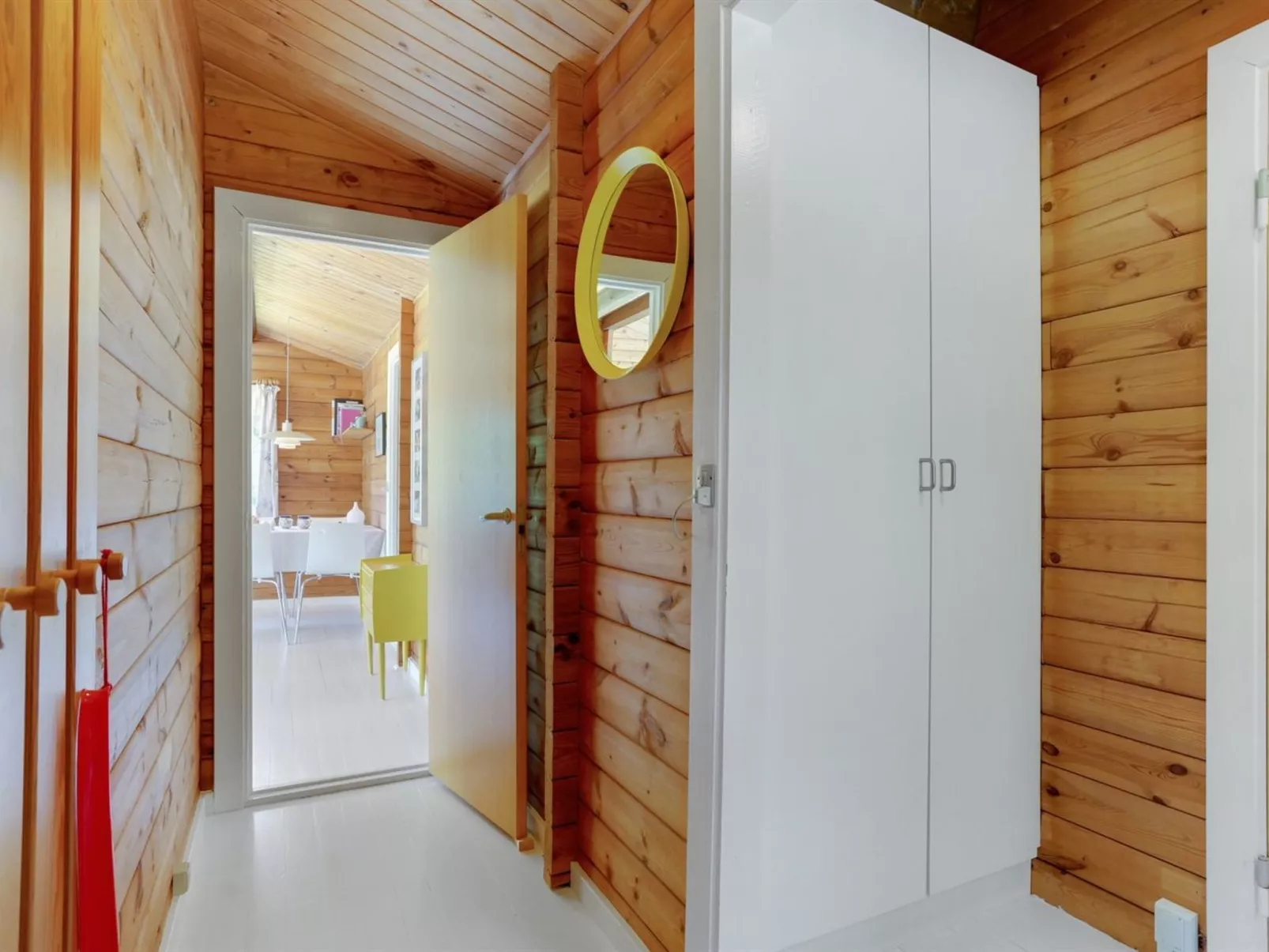 "Tuba" - 600m from the sea-Drinnen