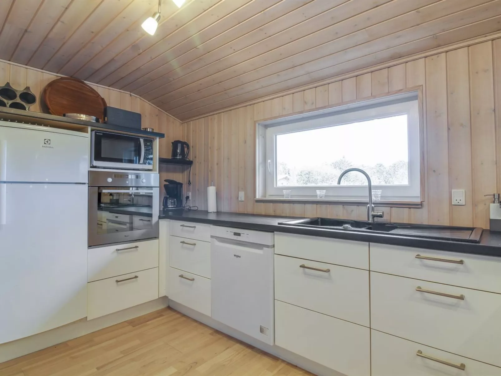 "Susan" - 600m from the sea-Dedans