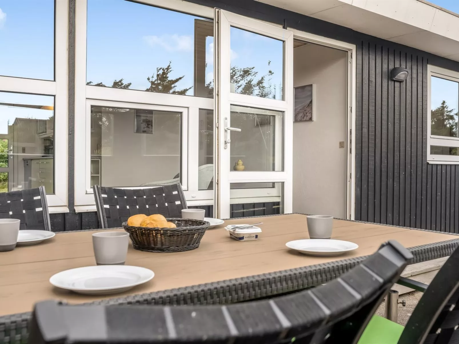 "Bengta" - 200m from the sea-Outside