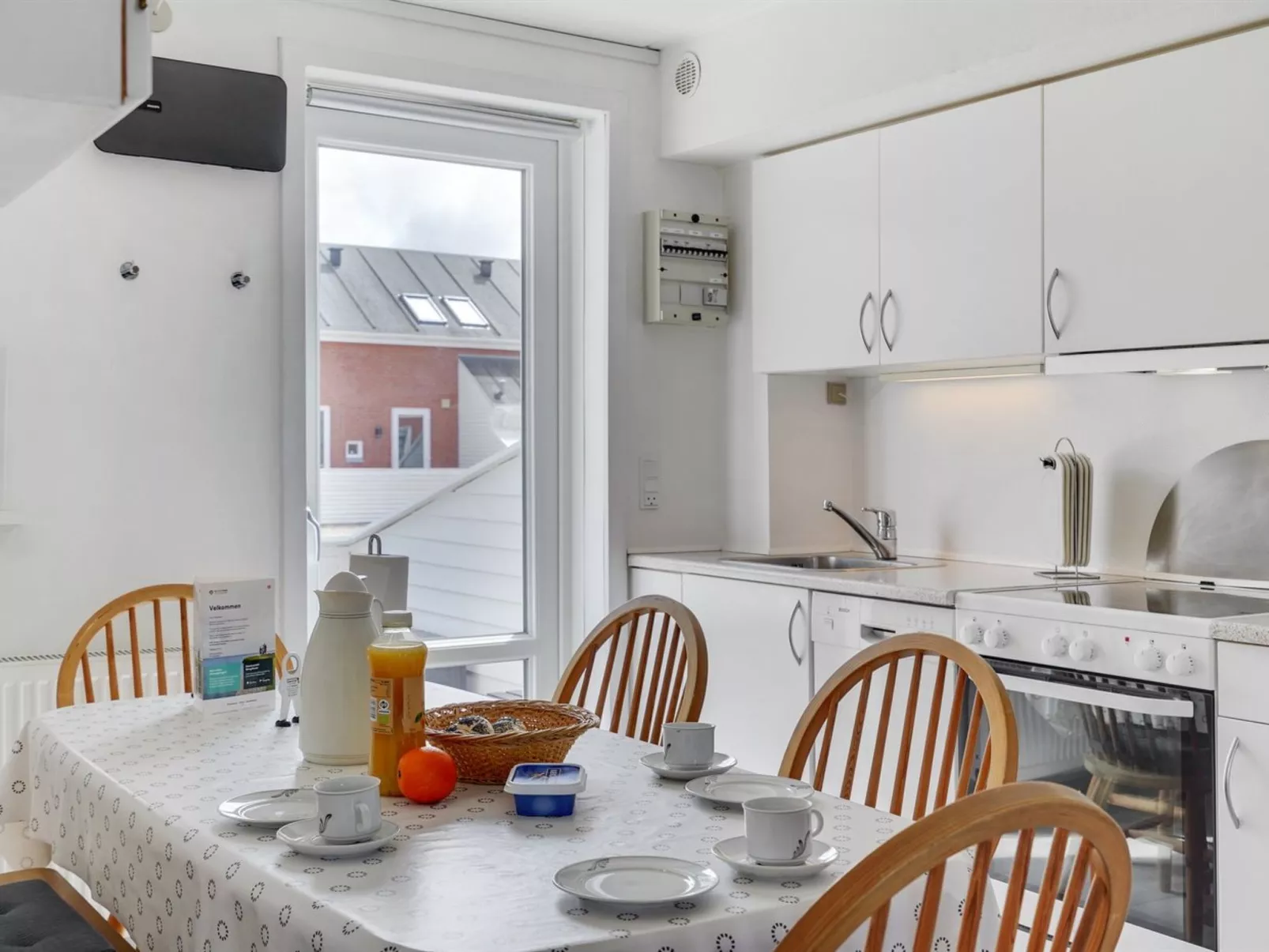 "Mariam" - 2.3km from the sea-Drinnen