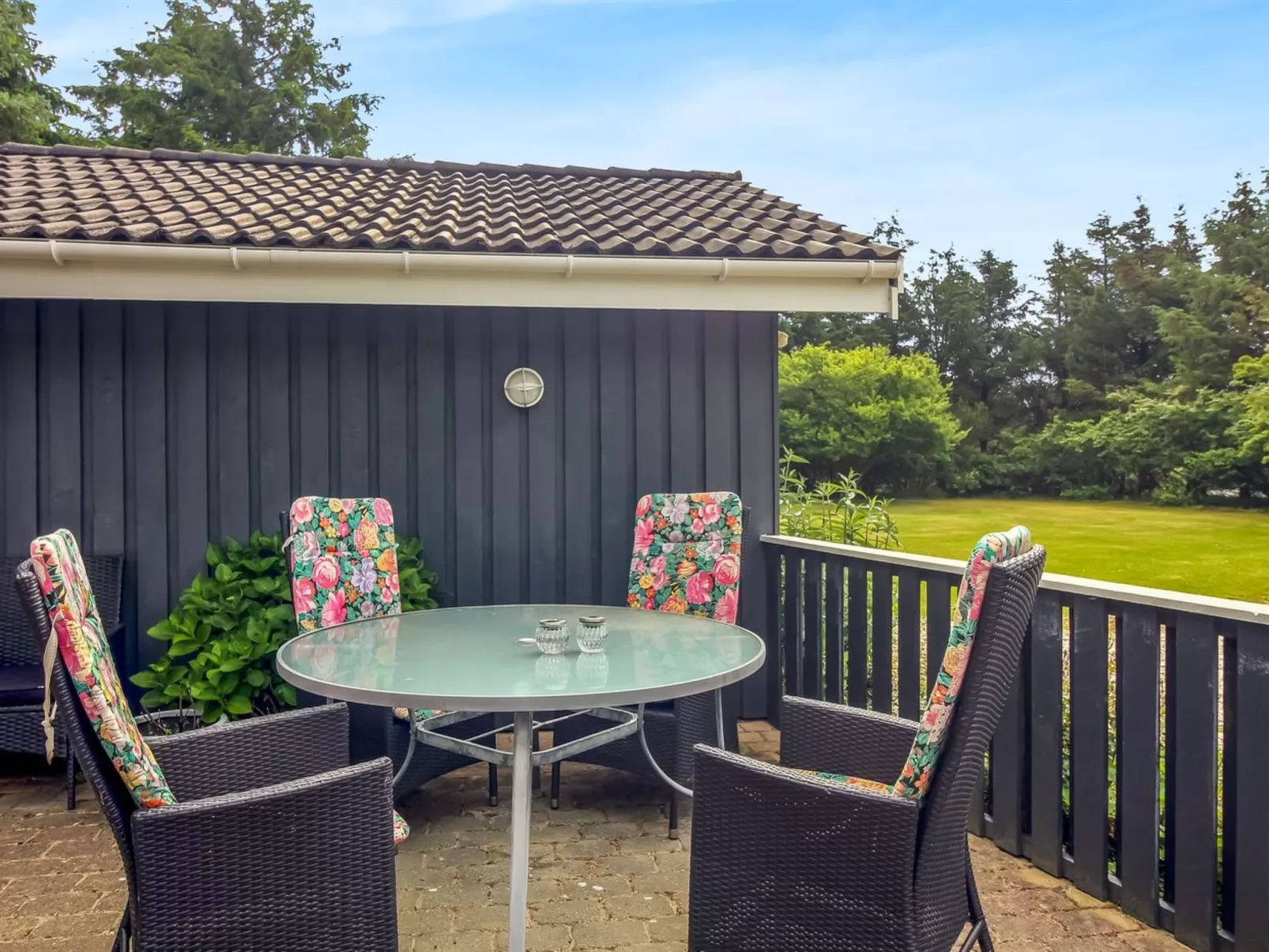 "Aniki" - 1.4km from the sea-Outside