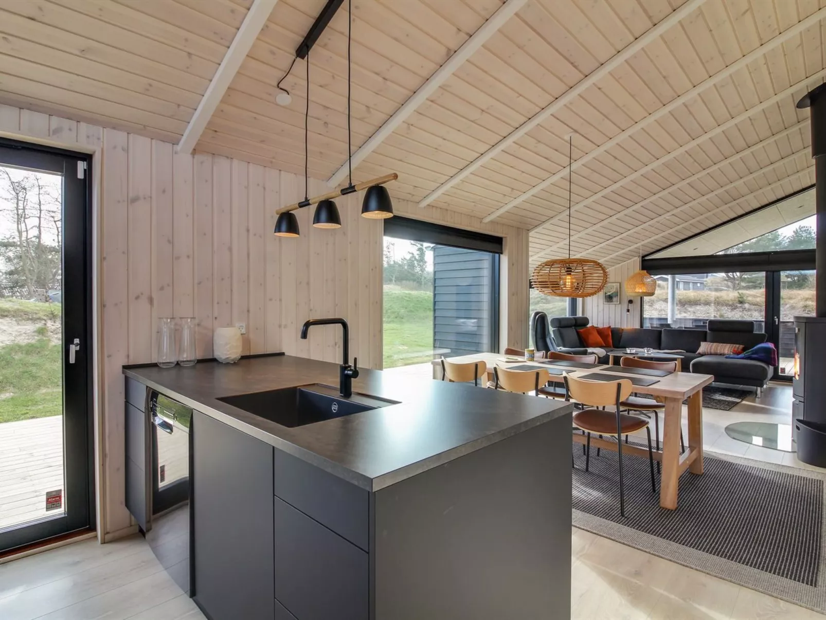 "Vanamo" - 300m from the sea-Drinnen