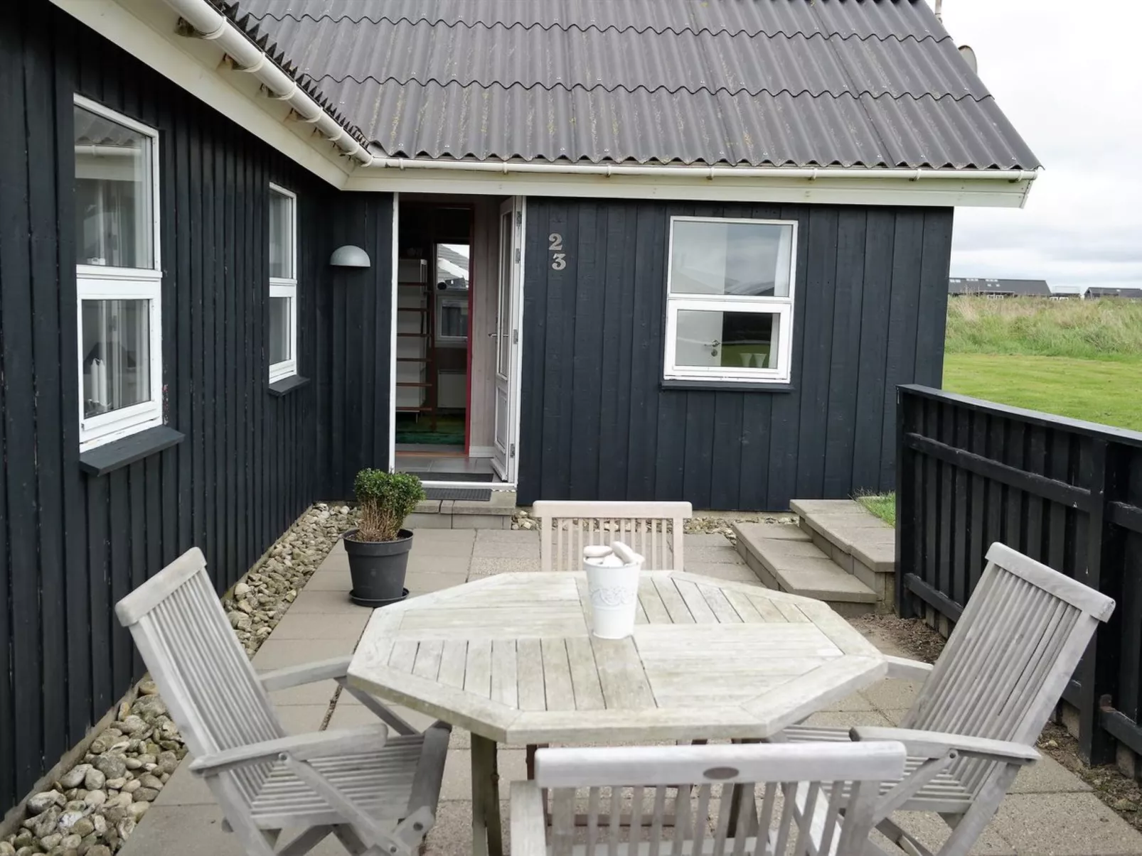 "Wifred" - 250m from the sea-Dehors