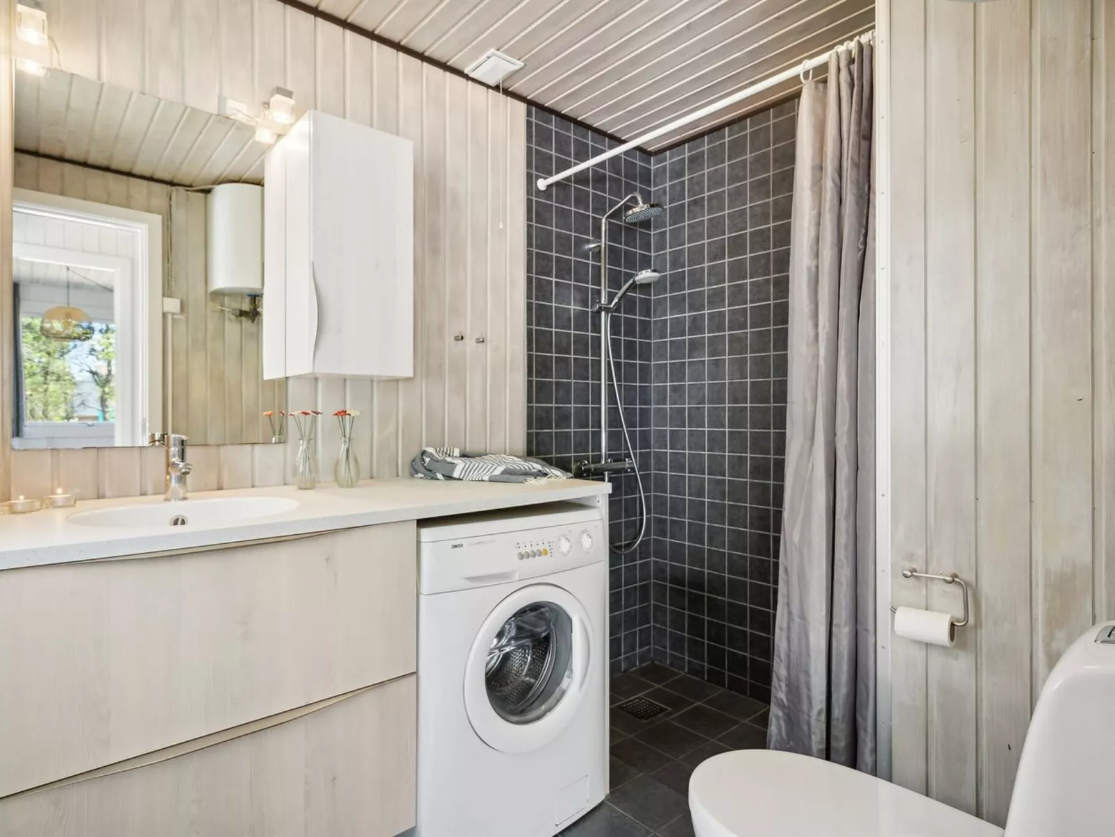 "Sigrun" - 4km from the sea-Drinnen