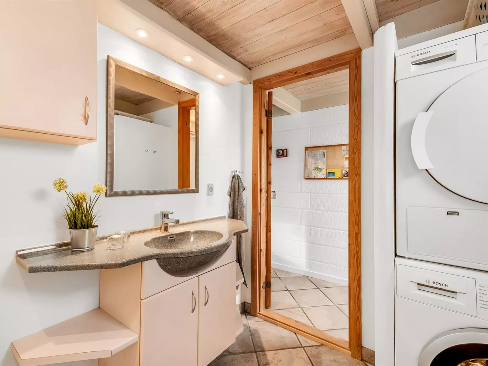 "Eringisl" - 50m from the sea-Drinnen