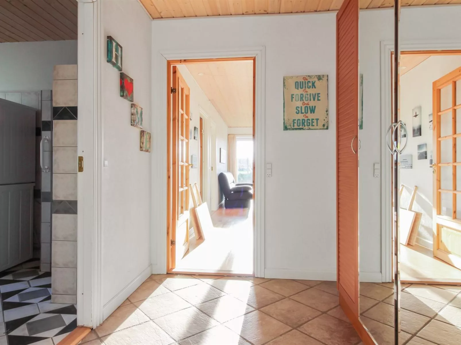 "Ettie" - 6km from the sea-Inside