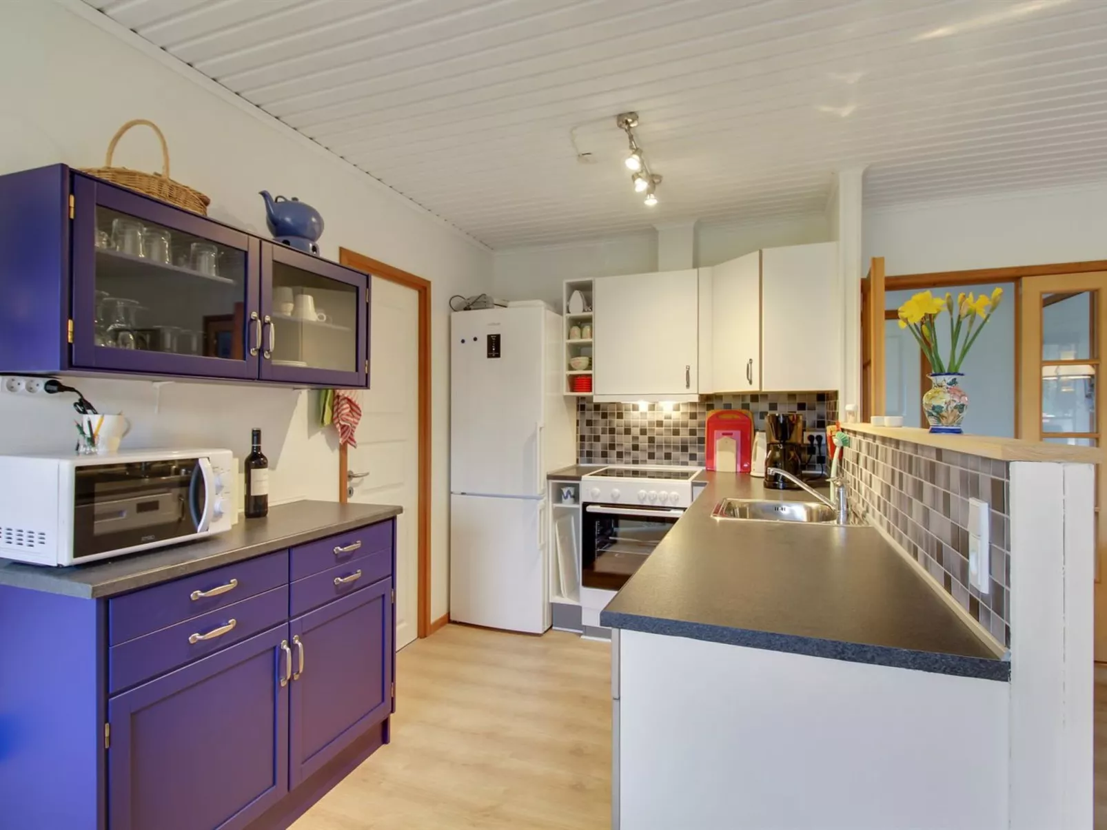 "Botilde" - 1km from the sea-Inside