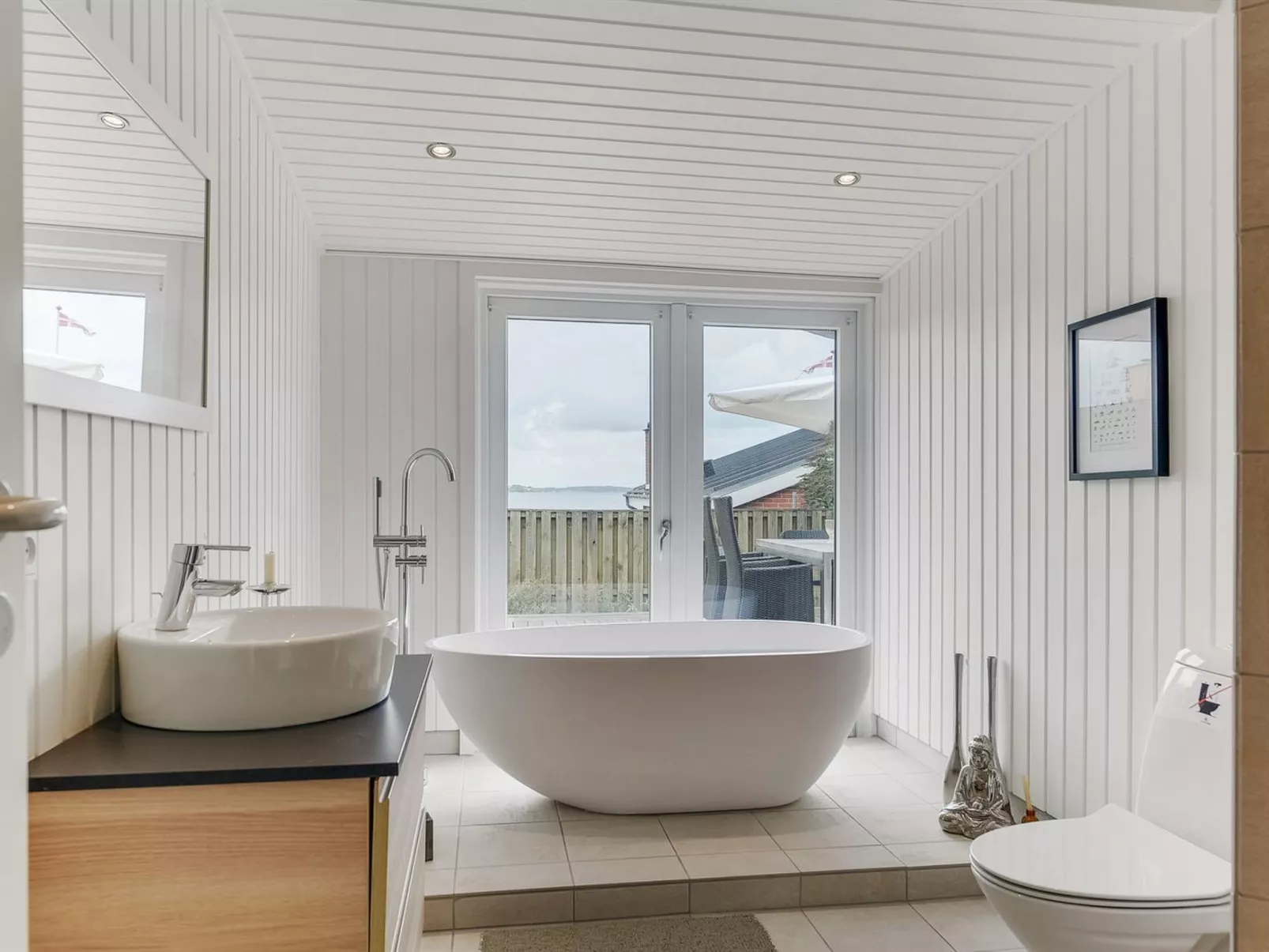 "Elain" -  from the sea-Inside