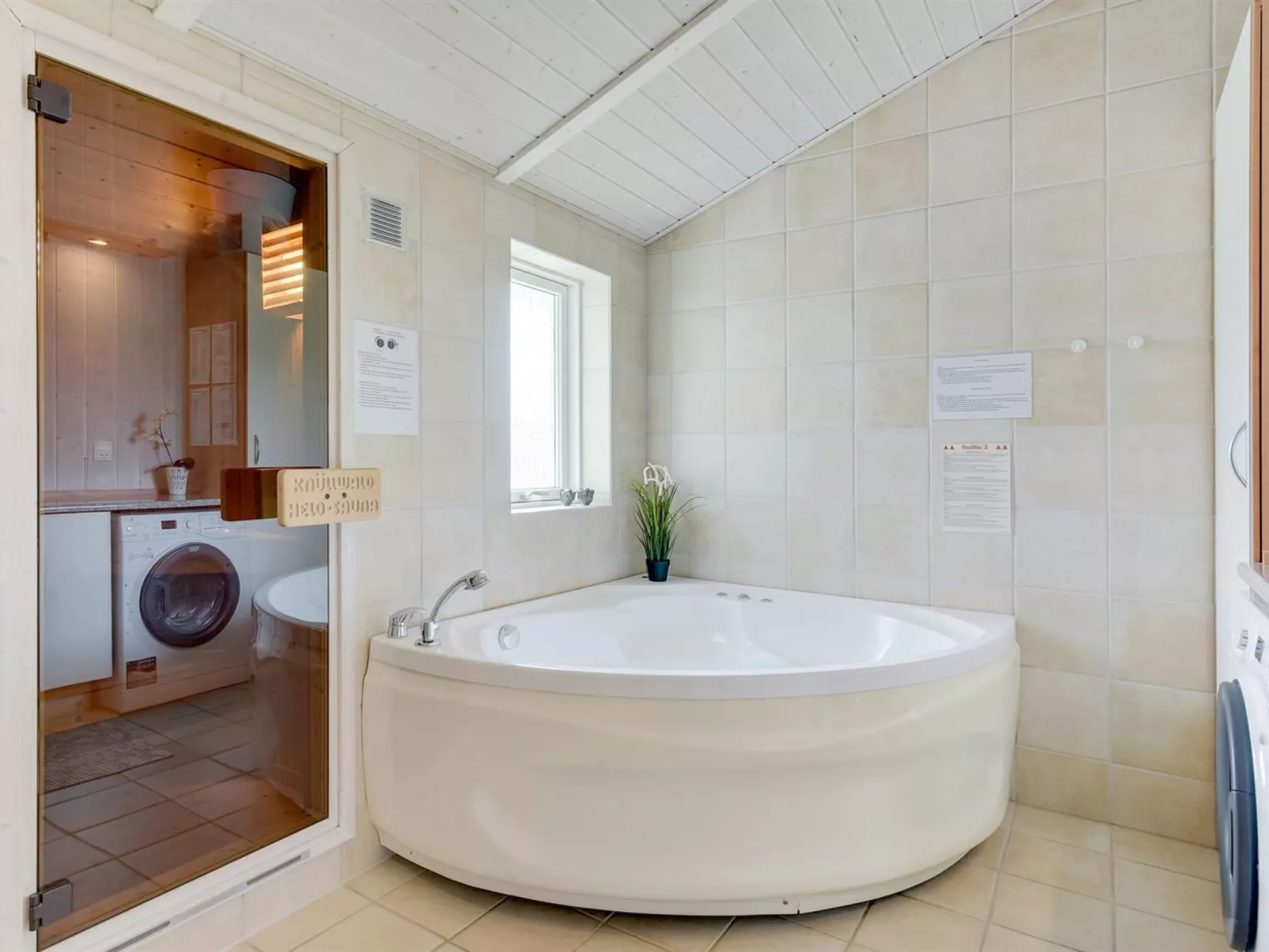 "Tjakko" - 700m from the sea-Inside