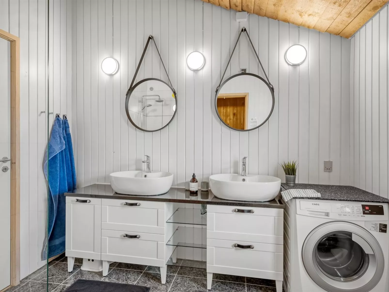 "Rosemari" - 260m from the sea-Drinnen