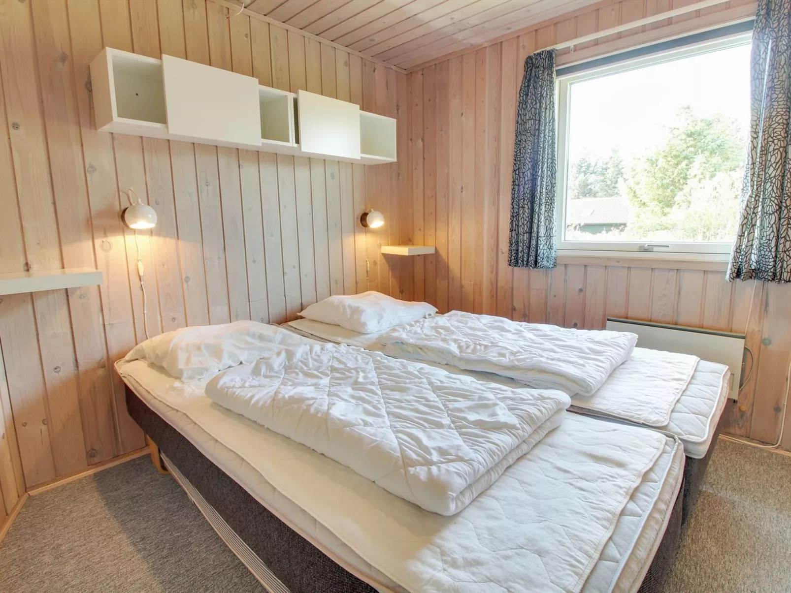 "Maika" - 800m to the fjord-Drinnen