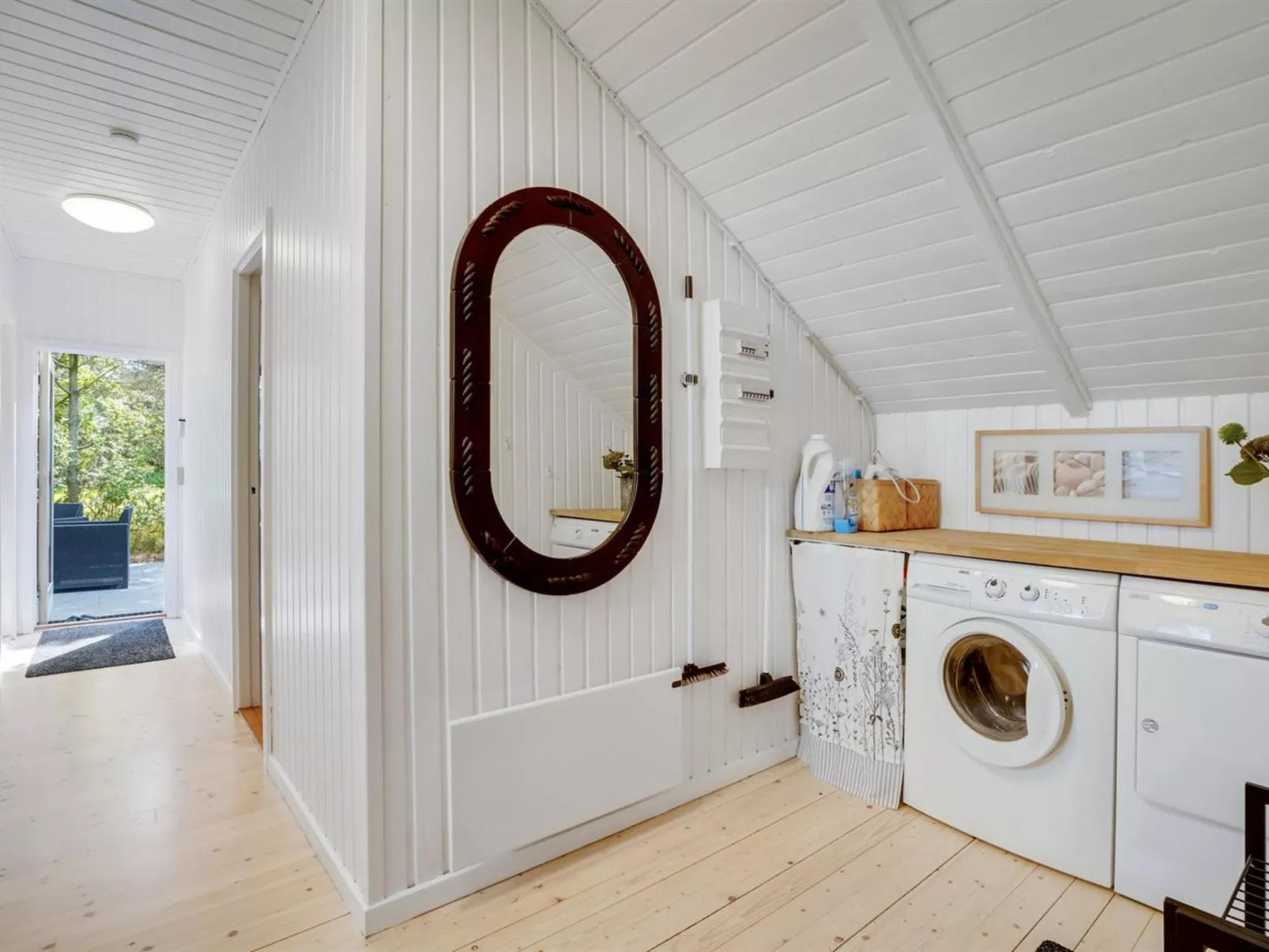 "Hjalmara" - 900m from the sea-Inside