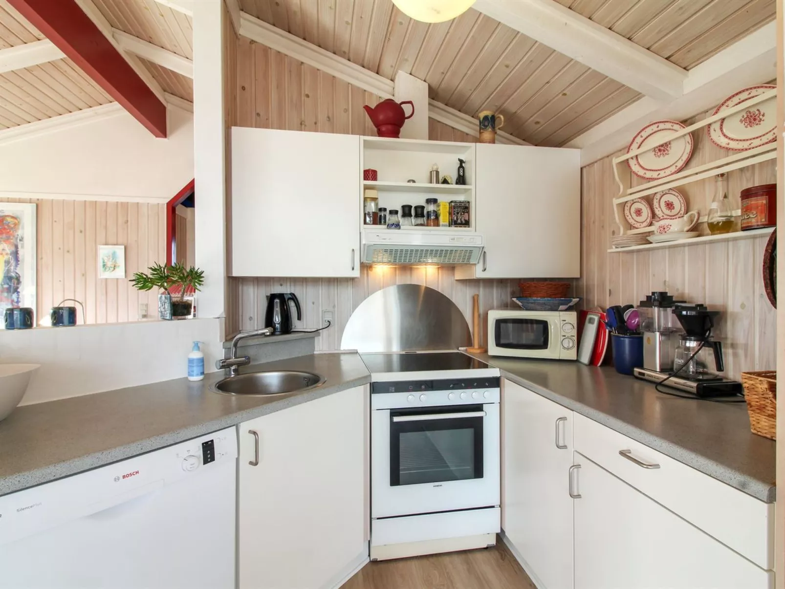 "Skrallan" - 400m from the sea-Drinnen