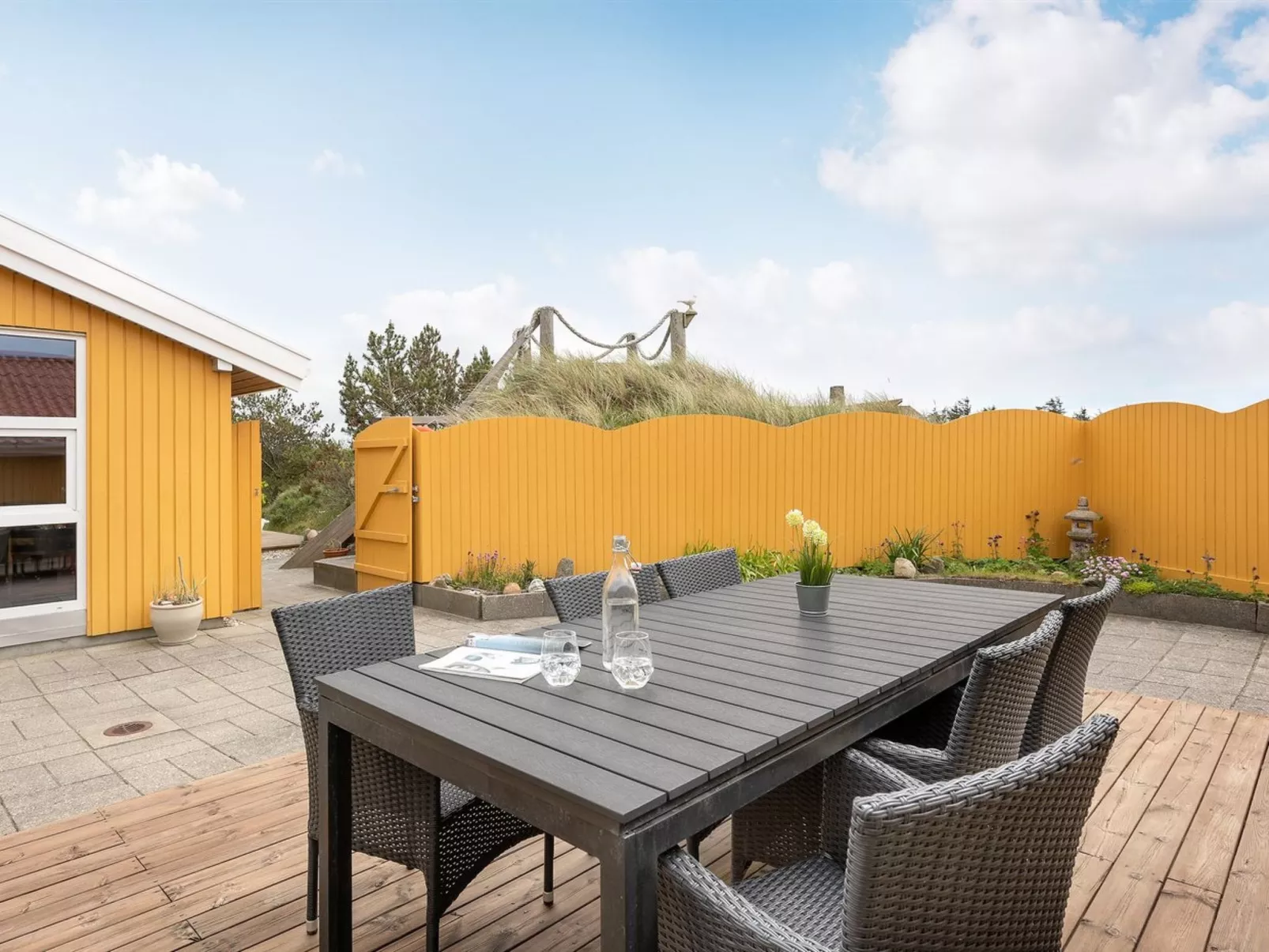 "Thrond" - 200m from the sea-Draußen