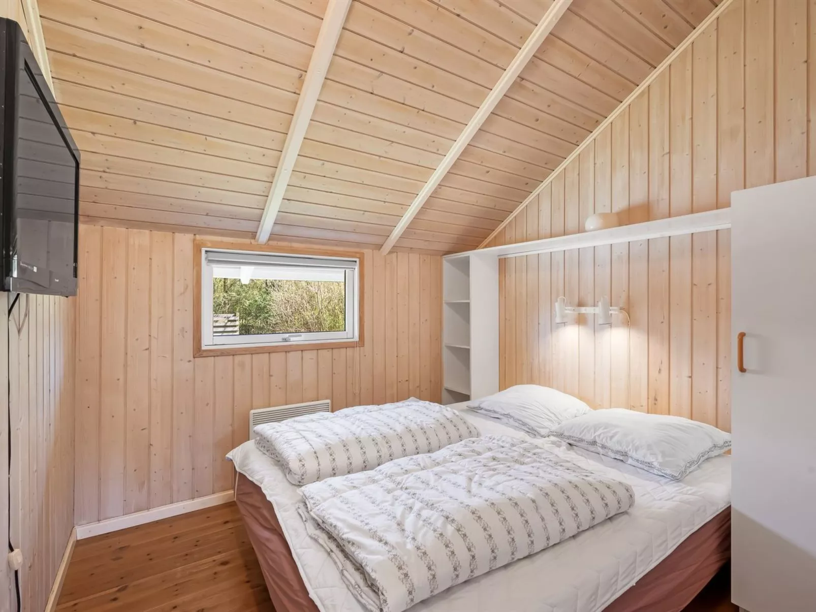 "Snefrid" - 12km from the sea-Inside