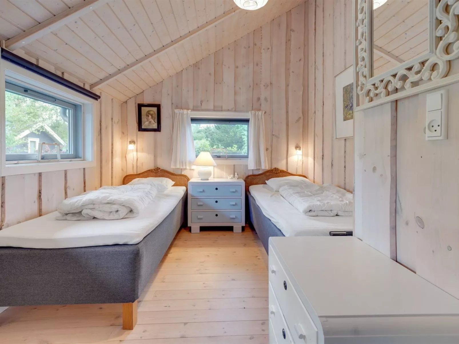 "Zelda" - 300m from the sea-Inside