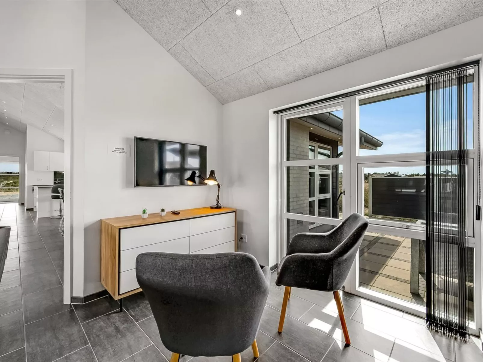 "Ennie" -  from the sea-Inside