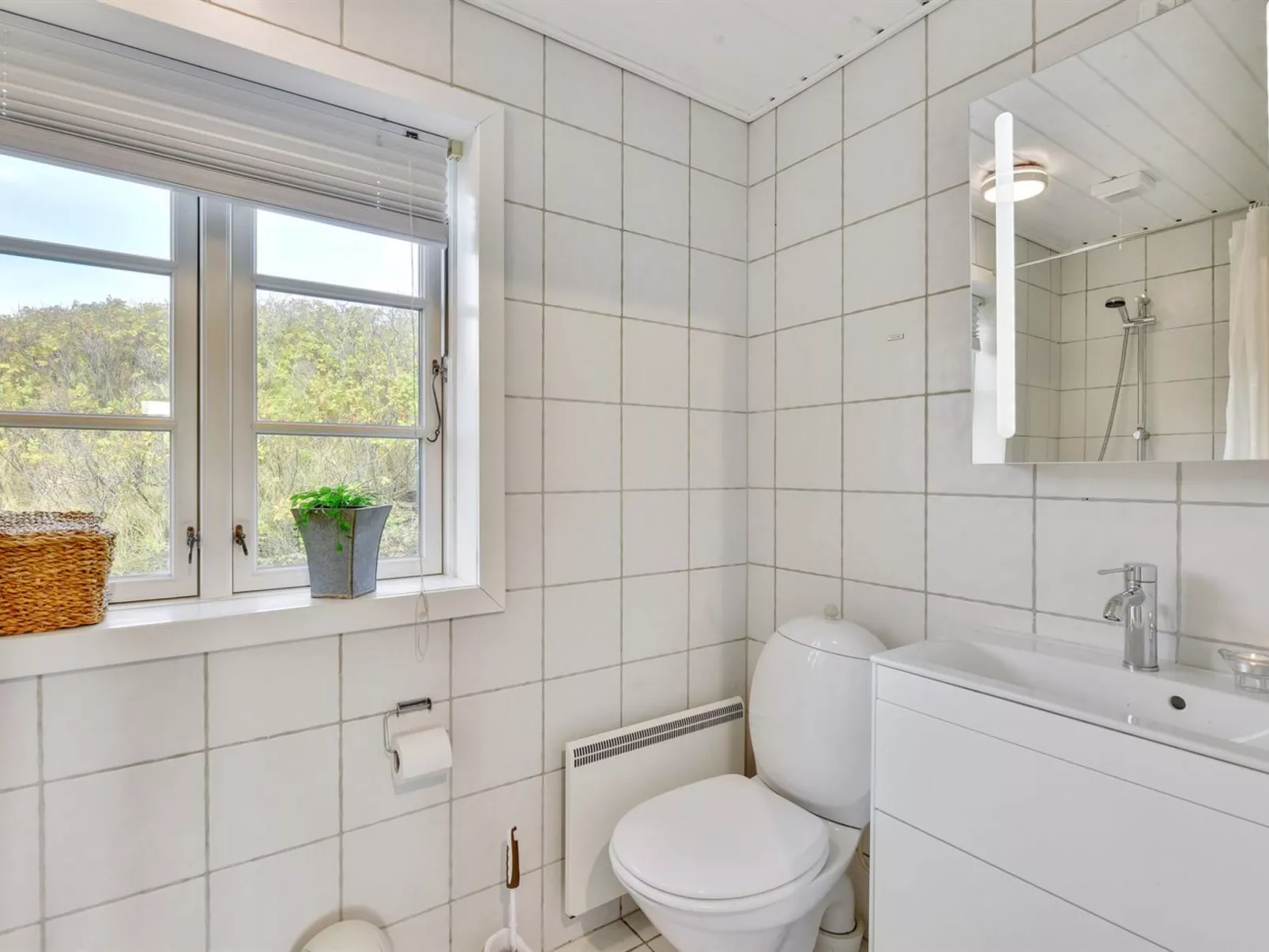 "Ayu" - 100m from the sea-Drinnen